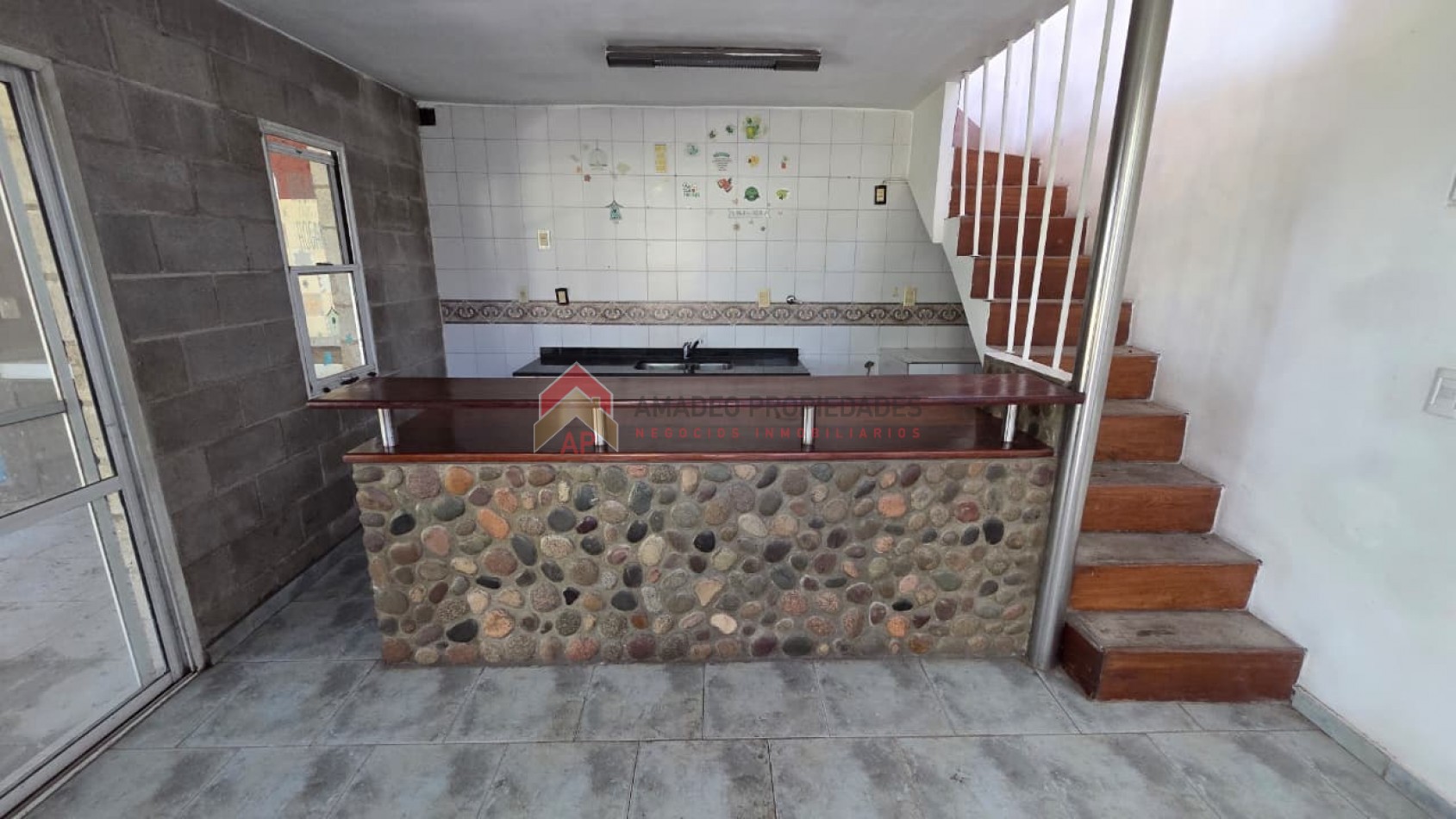 Gran casa 4 amb con garage cubierto, parrilla, terraza y jardin. Ubicado en Azul 298, Monte Grande