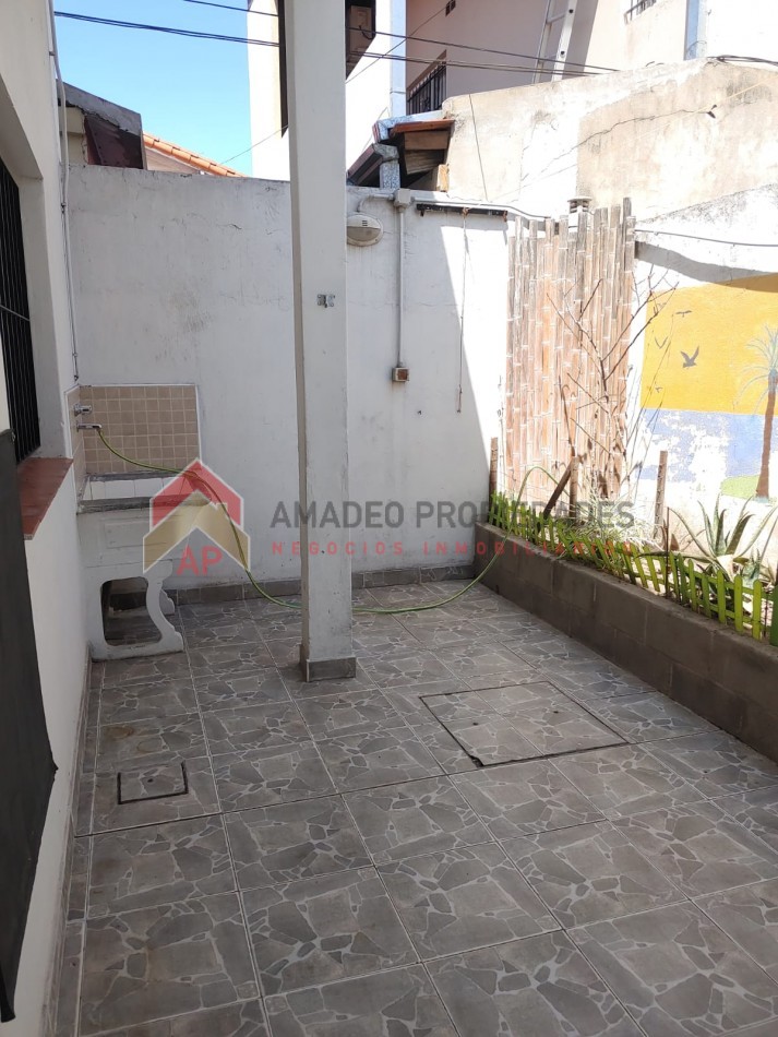 Excelente PH al frente tipo casa 3 amb ubicado en Carlos Tejedor 227 Lomas de Zamora