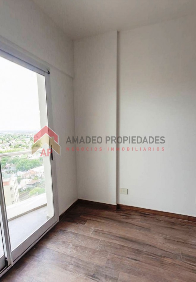 Dpto 4 amb con detalles de categoria premium con dos cocheras. Edificio con sum y pileta. Apto credito. Ubicado en Almirante Brown 2973, Temperley