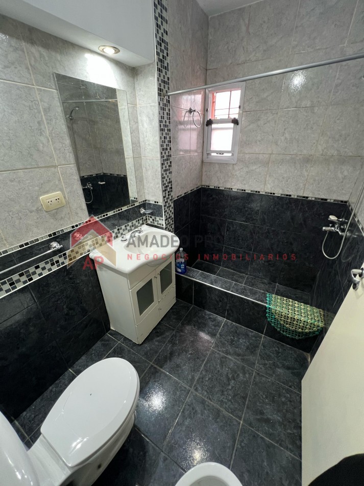 Impecable ph 3 amb. Ubicado en Pirovano 675, Lomas de Zamora