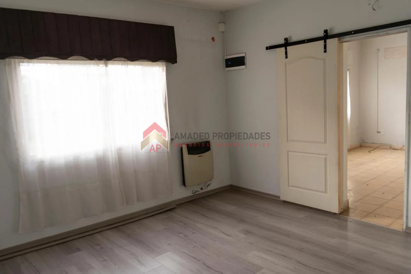 Importante lote con casa 3 amb, muy buena ubicacion: en Luis Davila 400, Llavallol
