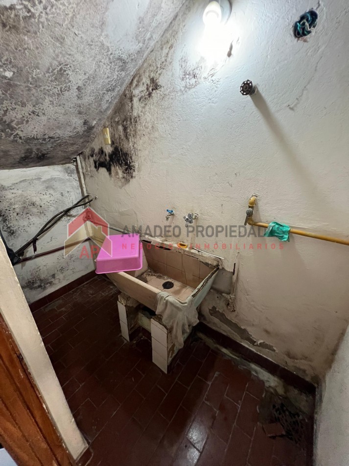 Casa 4 amb con cochera y patio, ubicada en Cangallo 1421 Temperley