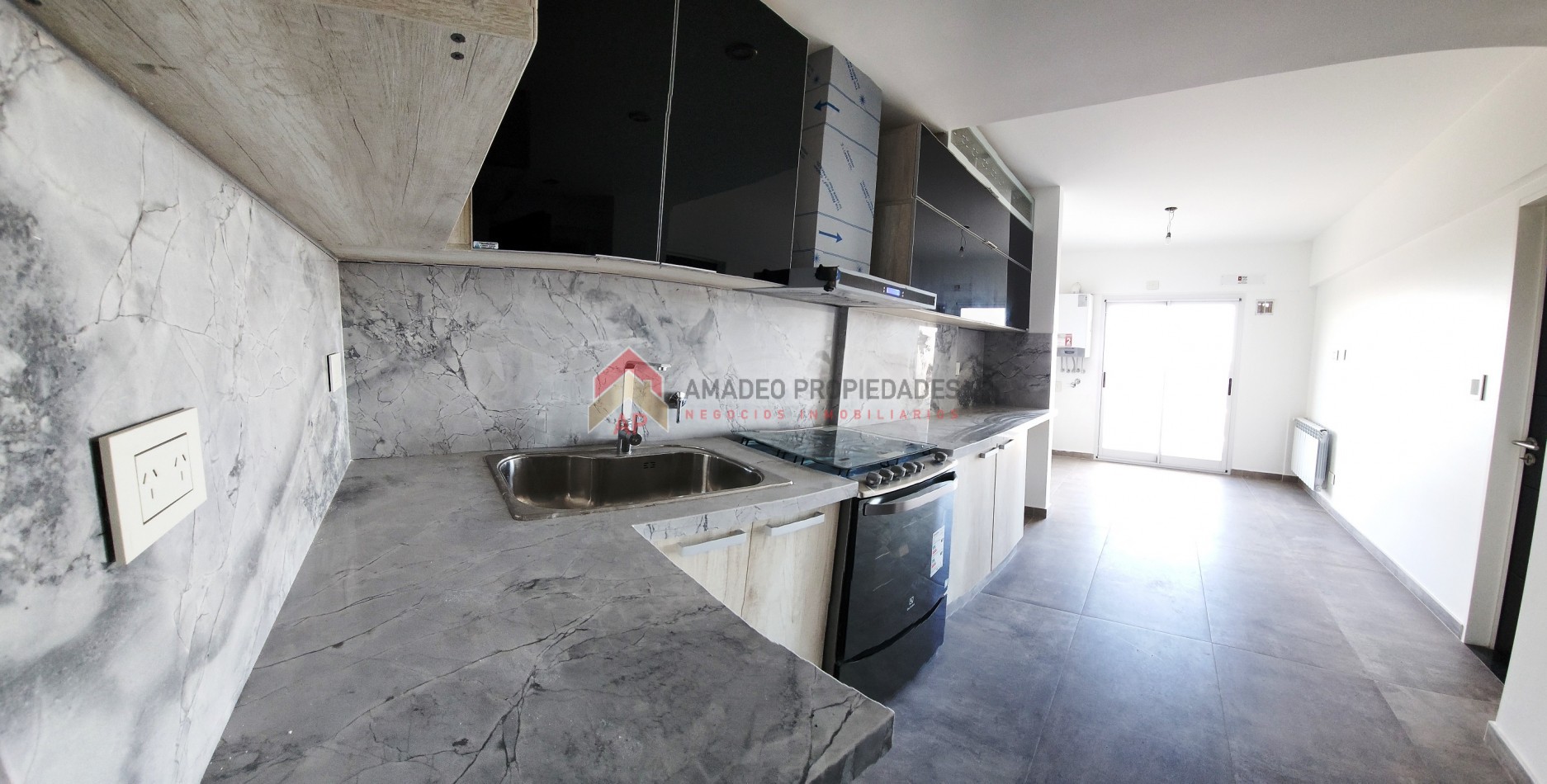 Dpto 4 amb con detalles de categoria premium con dos cocheras. Edificio con sum y pileta. Apto credito. Ubicado en Almirante Brown 2973, Temperley