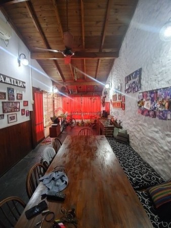 Casa 4 amb con cochera, ubicada en Esmeralda 2058 Lomas de Zamora