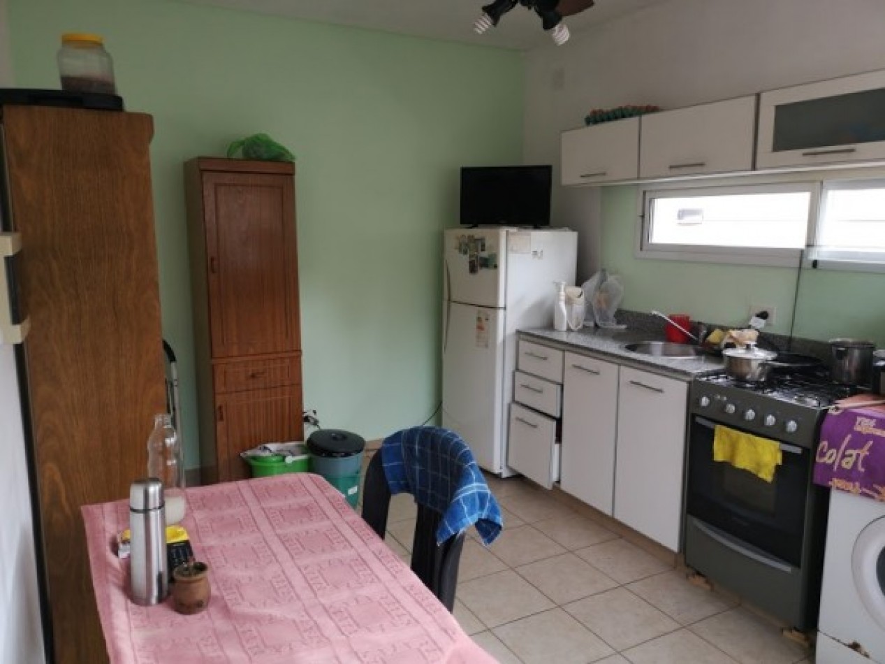 Duplex al frente con patio y cochera, ubicado en Fonrouge 978, Lomas de Zamora