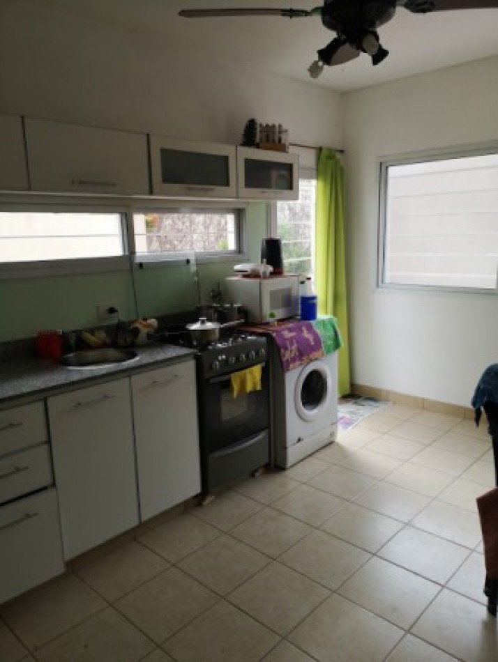 Duplex al frente con patio y cochera, ubicado en Fonrouge 978, Lomas de Zamora