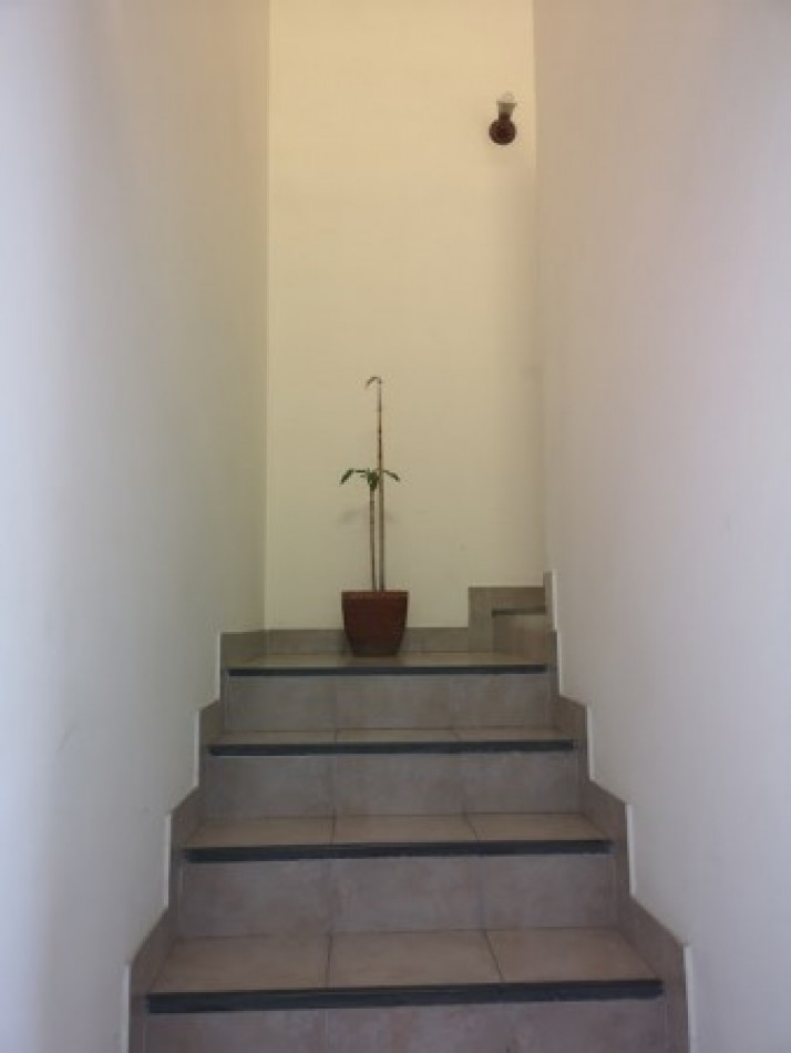 Duplex al frente con patio y cochera, ubicado en Fonrouge 978, Lomas de Zamora