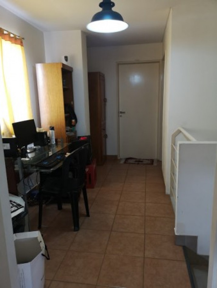 Duplex al frente con patio y cochera, ubicado en Fonrouge 978, Lomas de Zamora