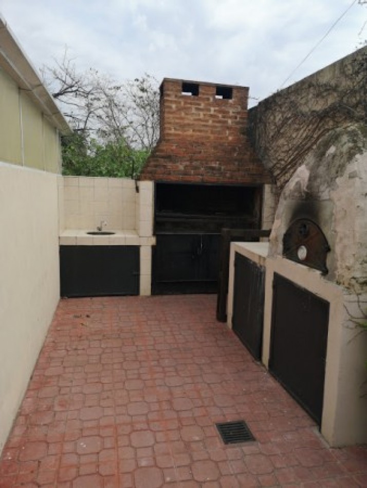 Duplex al frente con patio y cochera, ubicado en Fonrouge 978, Lomas de Zamora