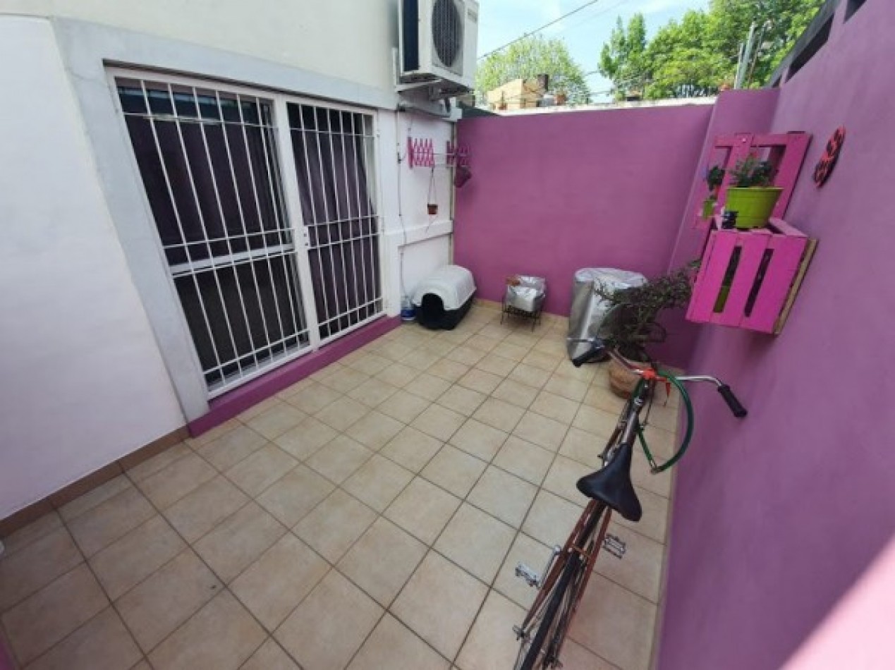 Duplex al frente con patio y cochera, ubicado en Fonrouge 978, Lomas de Zamora