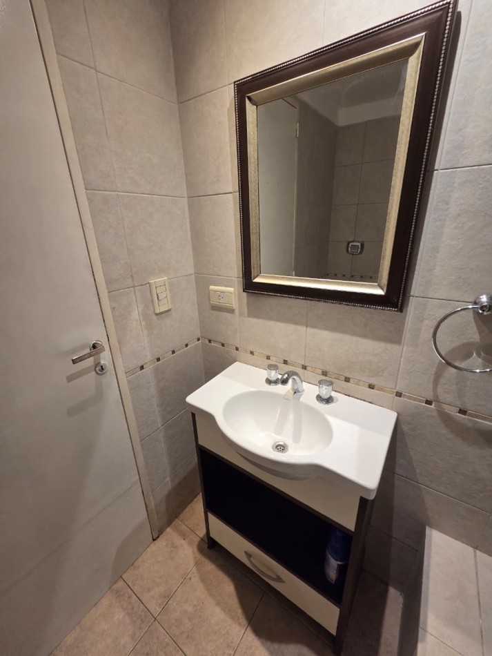 Impecable dpto 3 amb al frente en planta baja. APTO CREDITO. Excelente ubicacion: Portela 611, Lomas de Zamora