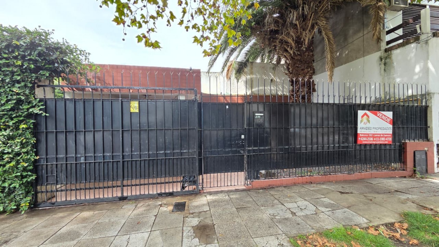 Amplio ph al frente tipo casa totalmente independiente de 4 amb con patio, cochera y terraza. Excelente ubicacion: Juncal 235, Temperley