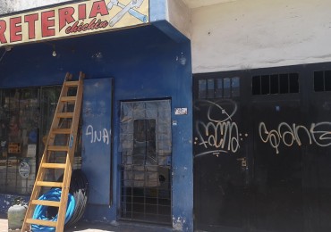 Casa amplia con dpto pb, ubicada en Malabia 815 Banfield