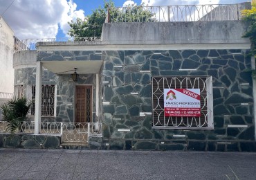 Casa 4 amb con patio y terraza. Ubicada en Carlos Casares 195 Temperley