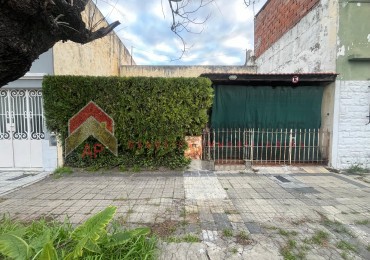 Casa 3 amb grandes APTO CRED c/cochera, jardin y patio ubicada en Warnes 1488, Lanus Oeste 