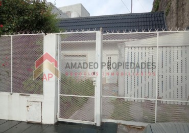 Casa 3 amb con cochera y parque, ubicado en Alvarez Thomas 642 Lomas de Zamora