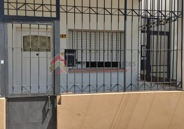 Excelente PH al frente tipo casa 3 amb ubicado en Carlos Tejedor 227 Lomas de Zamora