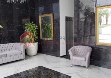 Dpto 4 amb con detalles de categoria premium con dos cocheras. Edificio con sum y pileta. Apto credito. Ubicado en Almirante Brown 2973, Temperley