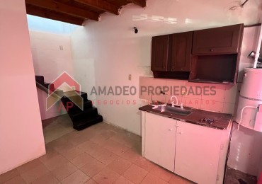 Dpto duplex amplio 2 amb al frente, ubicado en Rivadavia 2368, Lanus