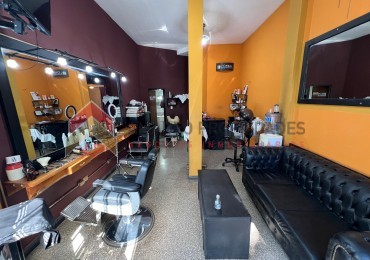 Local comercial, excelente ubicacion en Colombres 660, Lomas de Zamora
