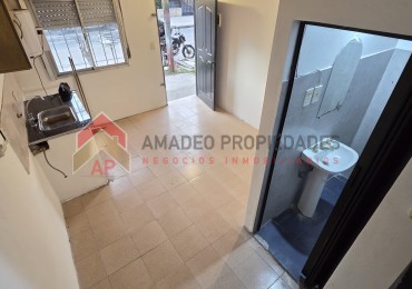 Dpto duplex amplio 2 amb al frente, ubicado en Rivadavia 2368, Lanus